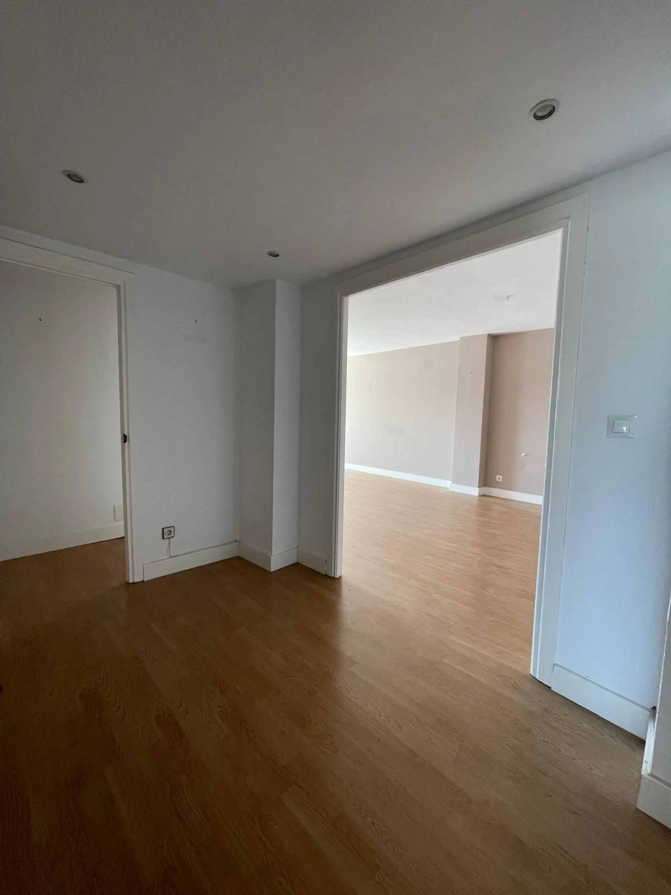 Apartment - Middle Floor Apartment в продаже в Málaga, Málaga. В доме 4 спален и 3 ванных комнат. Площадь дома 162 м²