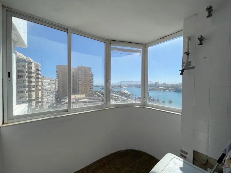 Apartment - Middle Floor Apartment в продаже в Málaga, Málaga. В доме 4 спален и 3 ванных комнат. Площадь дома 162 м²