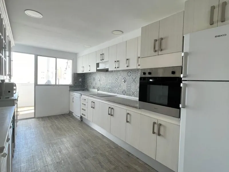 Apartment - Middle Floor Apartment в продаже в Málaga, Málaga. В доме 4 спален и 3 ванных комнат. Площадь дома 162 м²