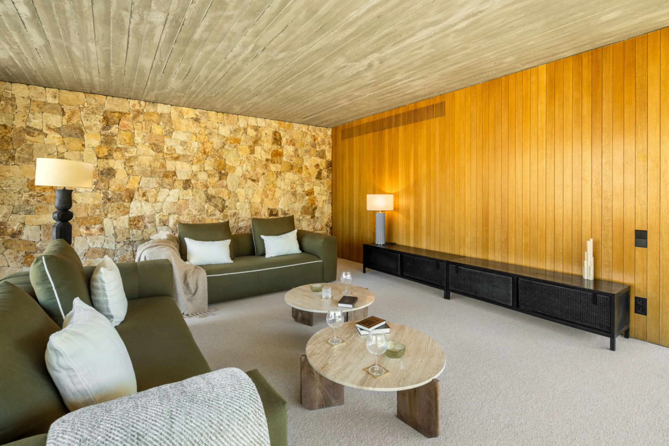 This Villa sets a new benchmark for refined living within the prestigious El Madroñal area in Benahavís.  Positioned in one of the most sought-after gated communities, the south-west facing villa offers sweeping panoramic views of the Mediterranean Sea an