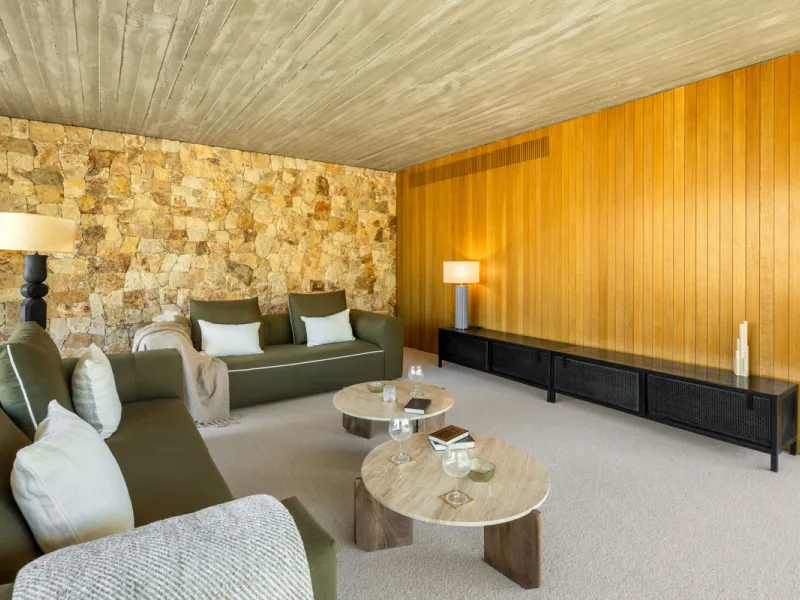 This Villa sets a new benchmark for refined living within the prestigious El Madroñal area in Benahavís.  Positioned in one of the most sought-after gated communities, the south-west facing villa offers sweeping panoramic views of the Mediterranean Sea an