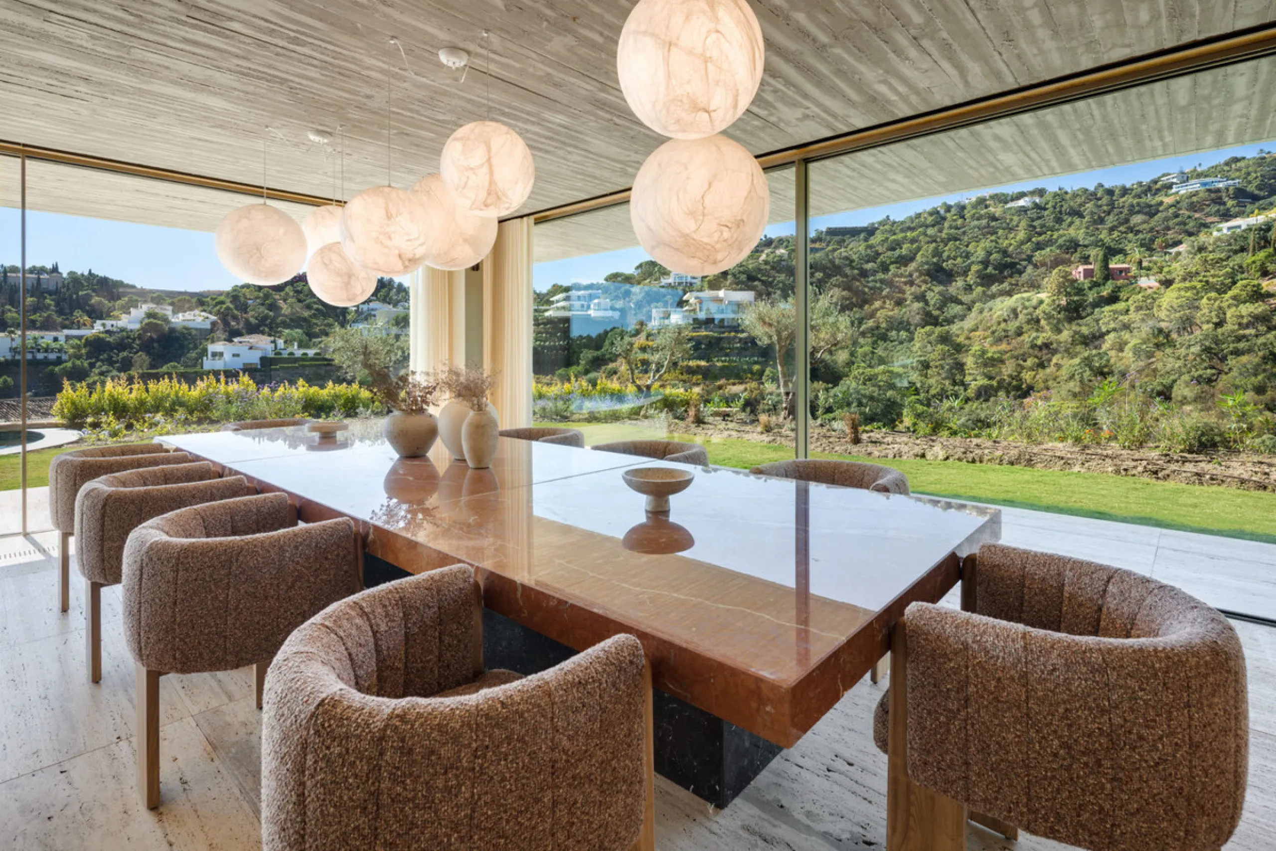 This Villa sets a new benchmark for refined living within the prestigious El Madroñal area in Benahavís.  Positioned in one of the most sought-after gated communities, the south-west facing villa offers sweeping panoramic views of the Mediterranean Sea an
