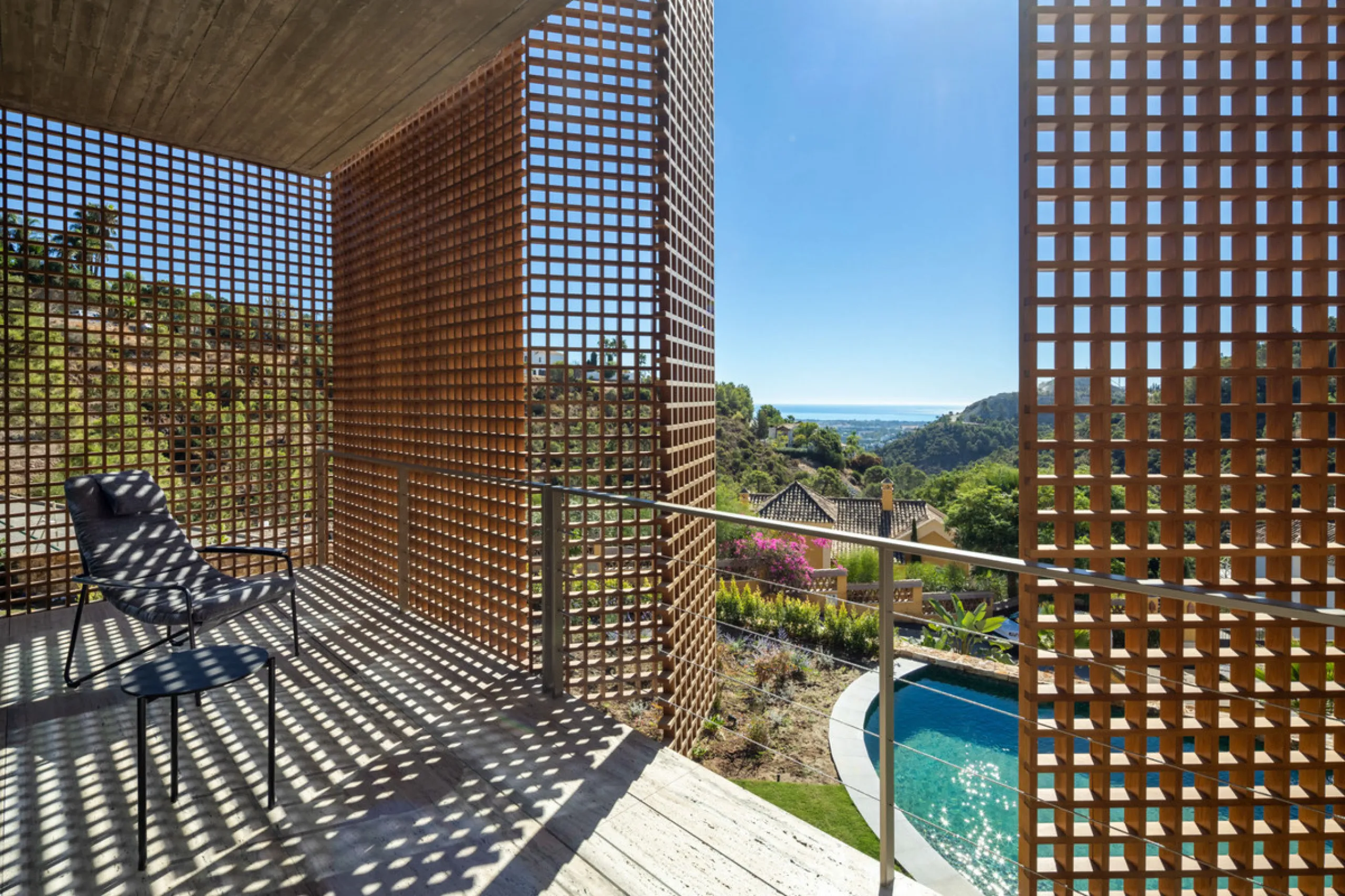 This Villa sets a new benchmark for refined living within the prestigious El Madroñal area in Benahavís.  Positioned in one of the most sought-after gated communities, the south-west facing villa offers sweeping panoramic views of the Mediterranean Sea an