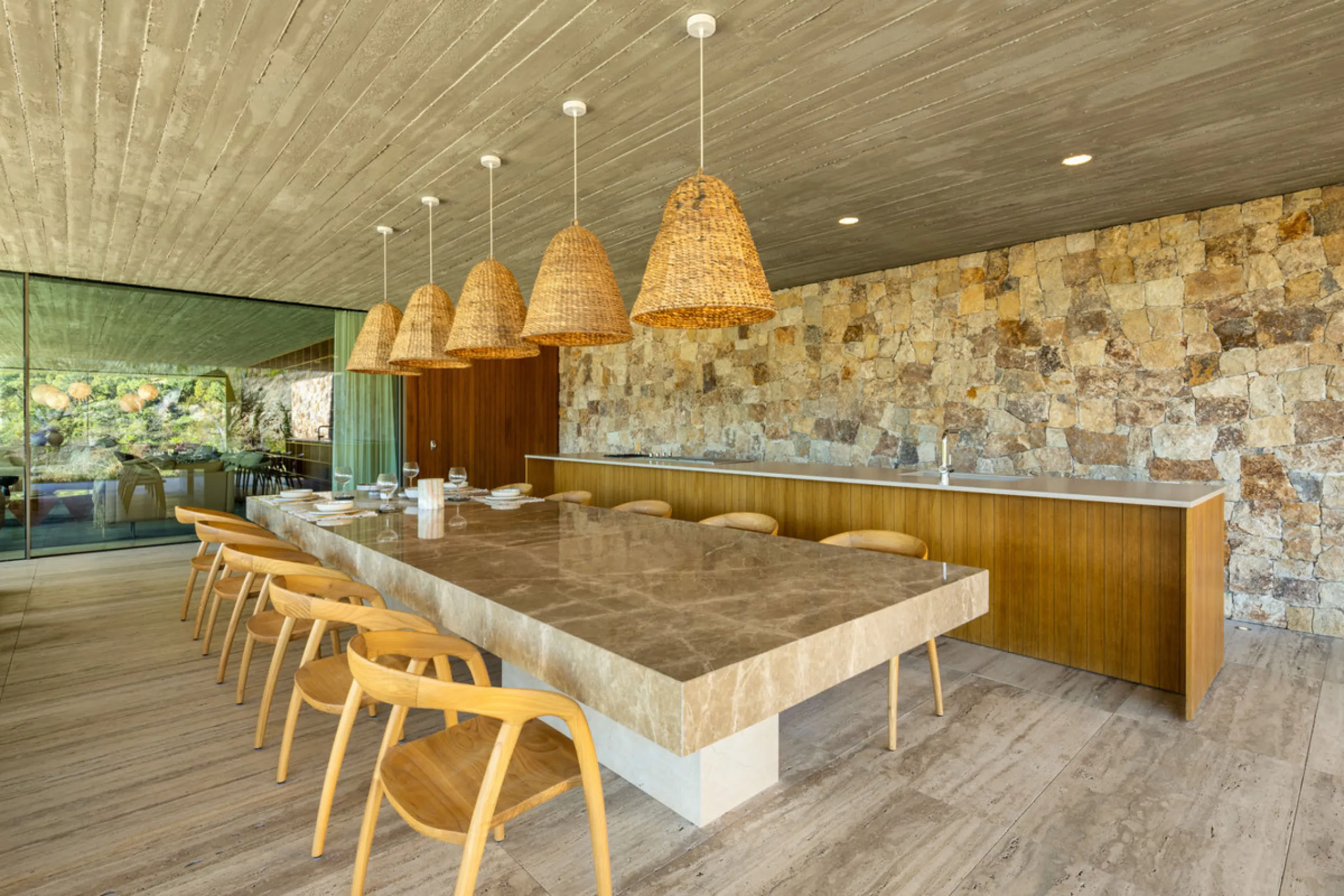 This Villa sets a new benchmark for refined living within the prestigious El Madroñal area in Benahavís.  Positioned in one of the most sought-after gated communities, the south-west facing villa offers sweeping panoramic views of the Mediterranean Sea an