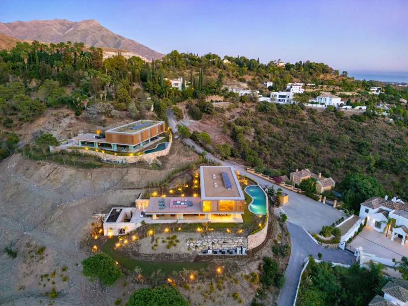 This Villa sets a new benchmark for refined living within the prestigious El Madroñal area in Benahavís.  Positioned in one of the most sought-after gated communities, the south-west facing villa offers sweeping panoramic views of the Mediterranean Sea an