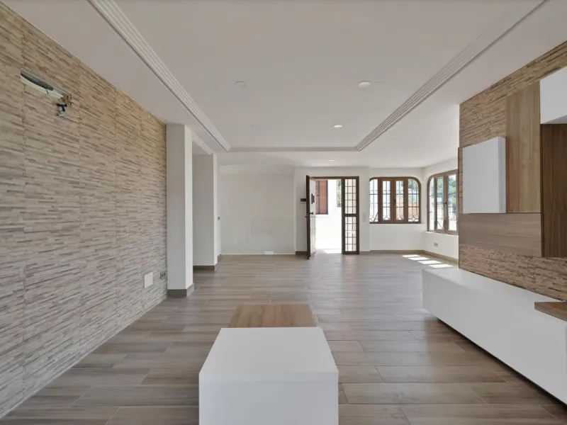 House - Detached Villa в продаже в Marbella, Málaga. В доме 3 спален и 3 ванных комнат. Площадь дома 379 м². Площадь участка 1253 м²