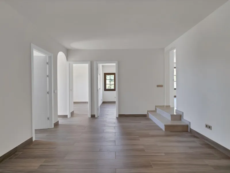 House - Detached Villa в продаже в Marbella, Málaga. В доме 3 спален и 3 ванных комнат. Площадь дома 379 м². Площадь участка 1253 м²
