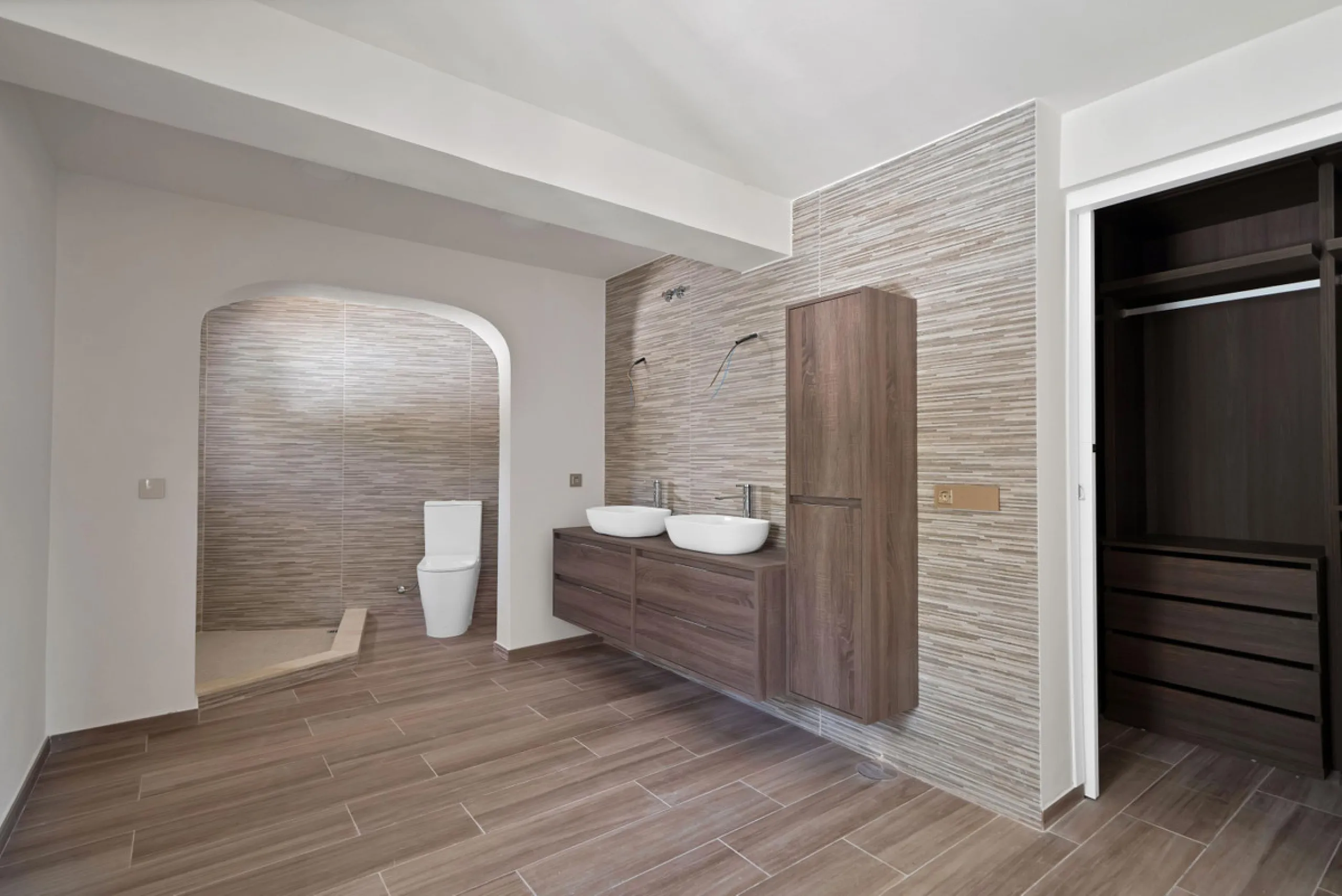 House - Detached Villa в продаже в Marbella, Málaga. В доме 3 спален и 3 ванных комнат. Площадь дома 379 м². Площадь участка 1253 м²
