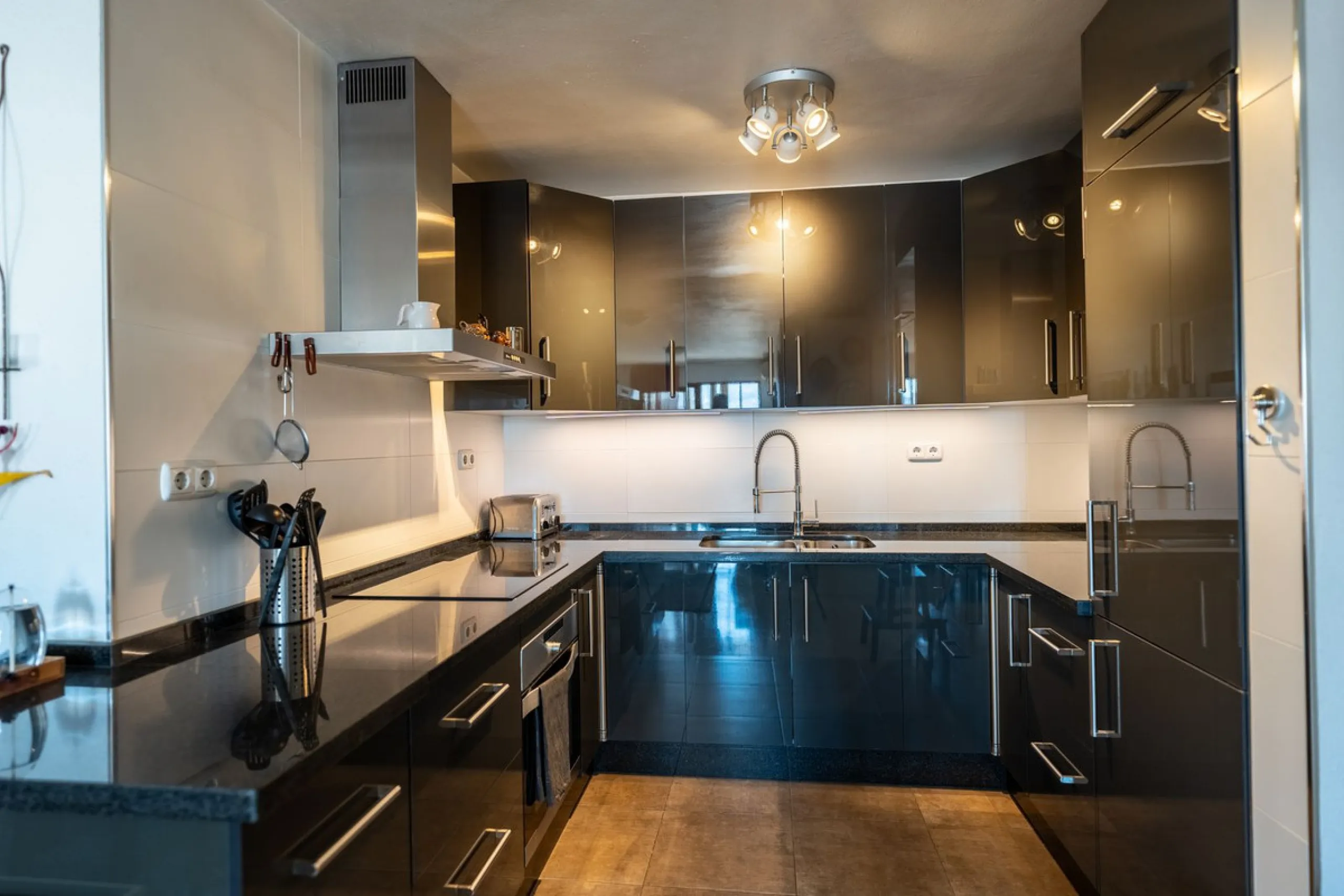 Apartment - Top Floor Apartment в продаже в Fuengirola, Málaga. В доме 2 спален и 1 ванных комнат. Площадь дома 93 м²