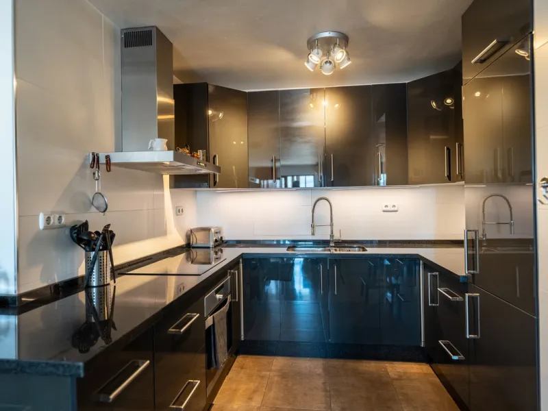 ### Top Location in Fuengirola – Bright and Private Apartment with Garage & Views!