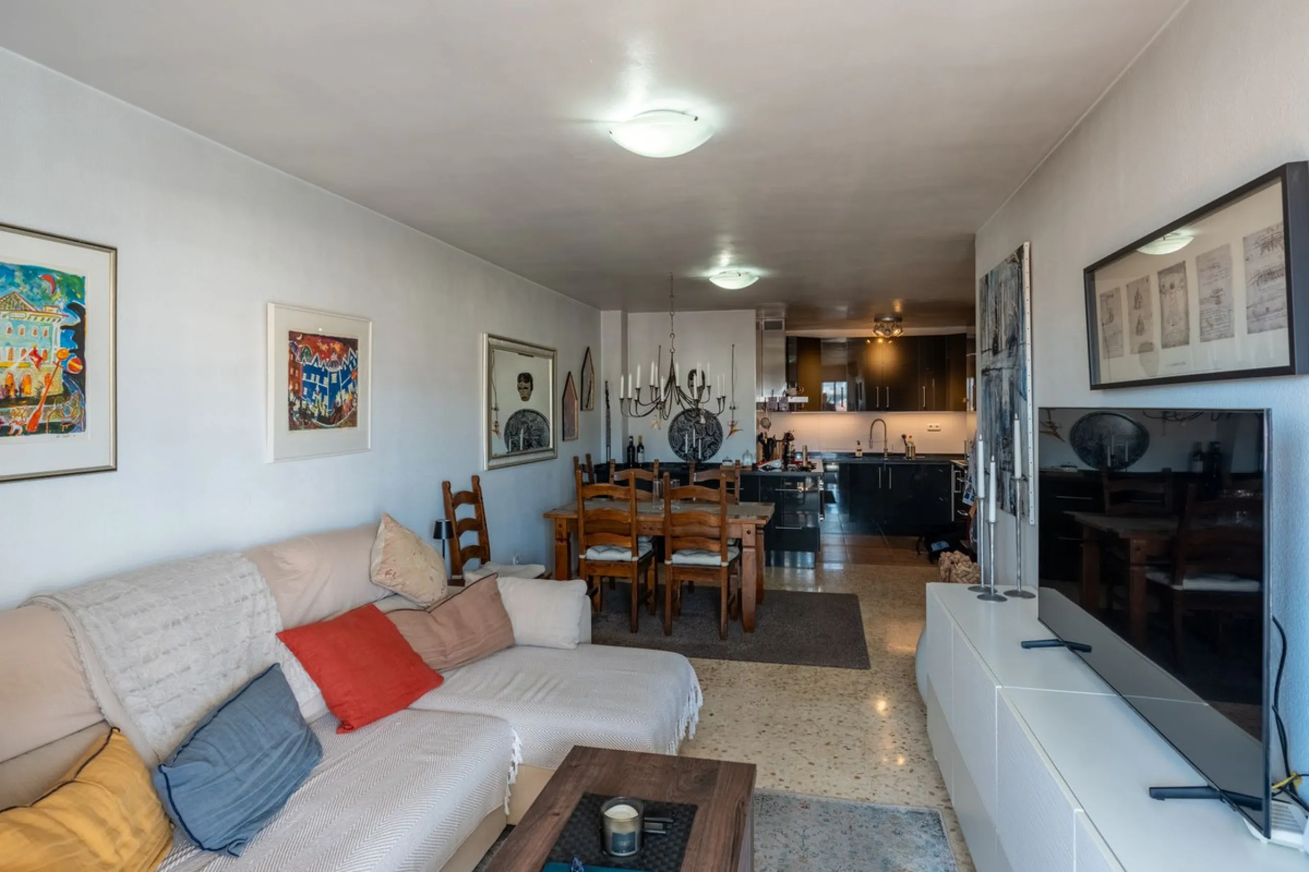Apartment - Top Floor Apartment в продаже в Fuengirola, Málaga. В доме 2 спален и 1 ванных комнат. Площадь дома 93 м²