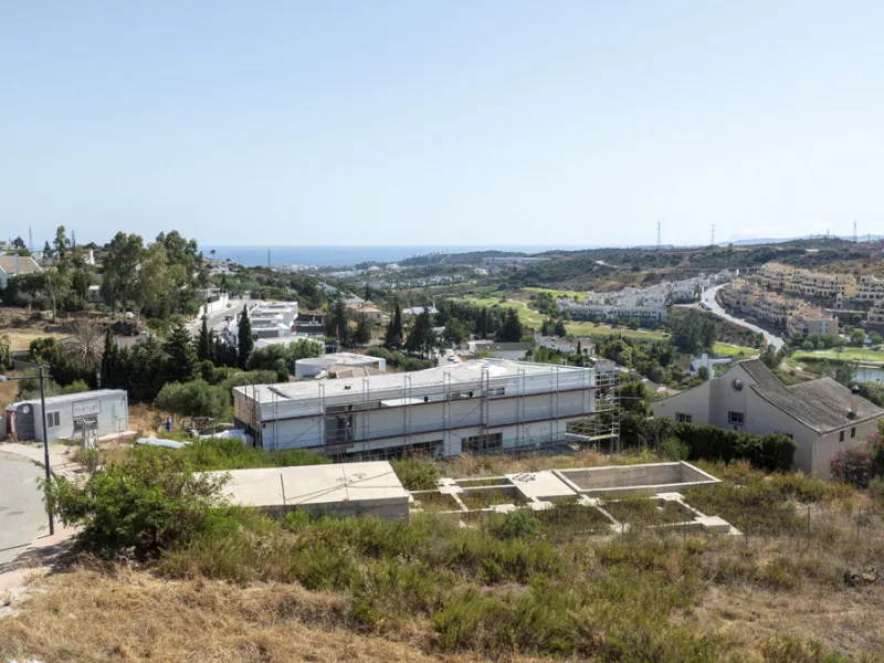 Plot - Land в продаже в Estepona, Málaga. Площадь участка 880 м²