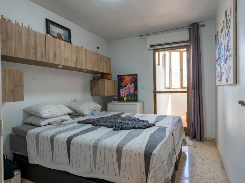 Apartment - Top Floor Apartment в продаже в Fuengirola, Málaga. В доме 2 спален и 1 ванных комнат. Площадь дома 93 м²