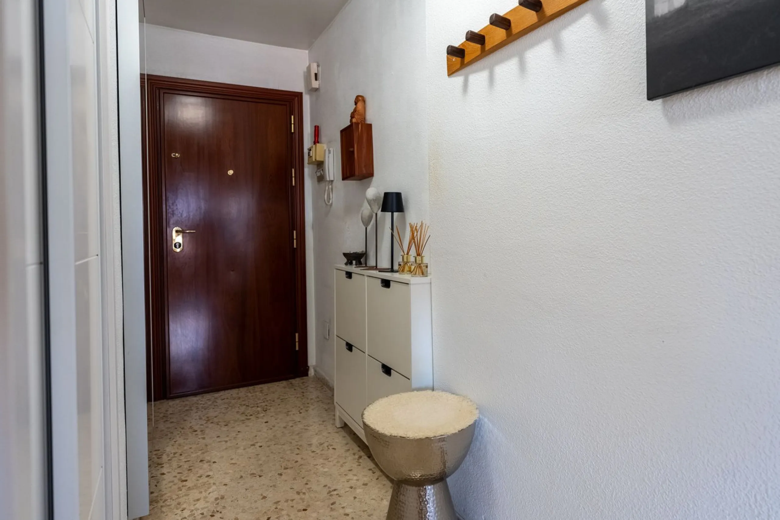 Apartment - Top Floor Apartment в продаже в Fuengirola, Málaga. В доме 2 спален и 1 ванных комнат. Площадь дома 93 м²
