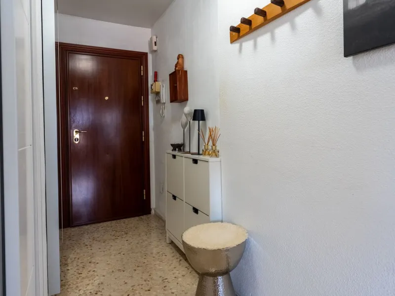 Apartment - Top Floor Apartment в продаже в Fuengirola, Málaga. В доме 2 спален и 1 ванных комнат. Площадь дома 93 м²