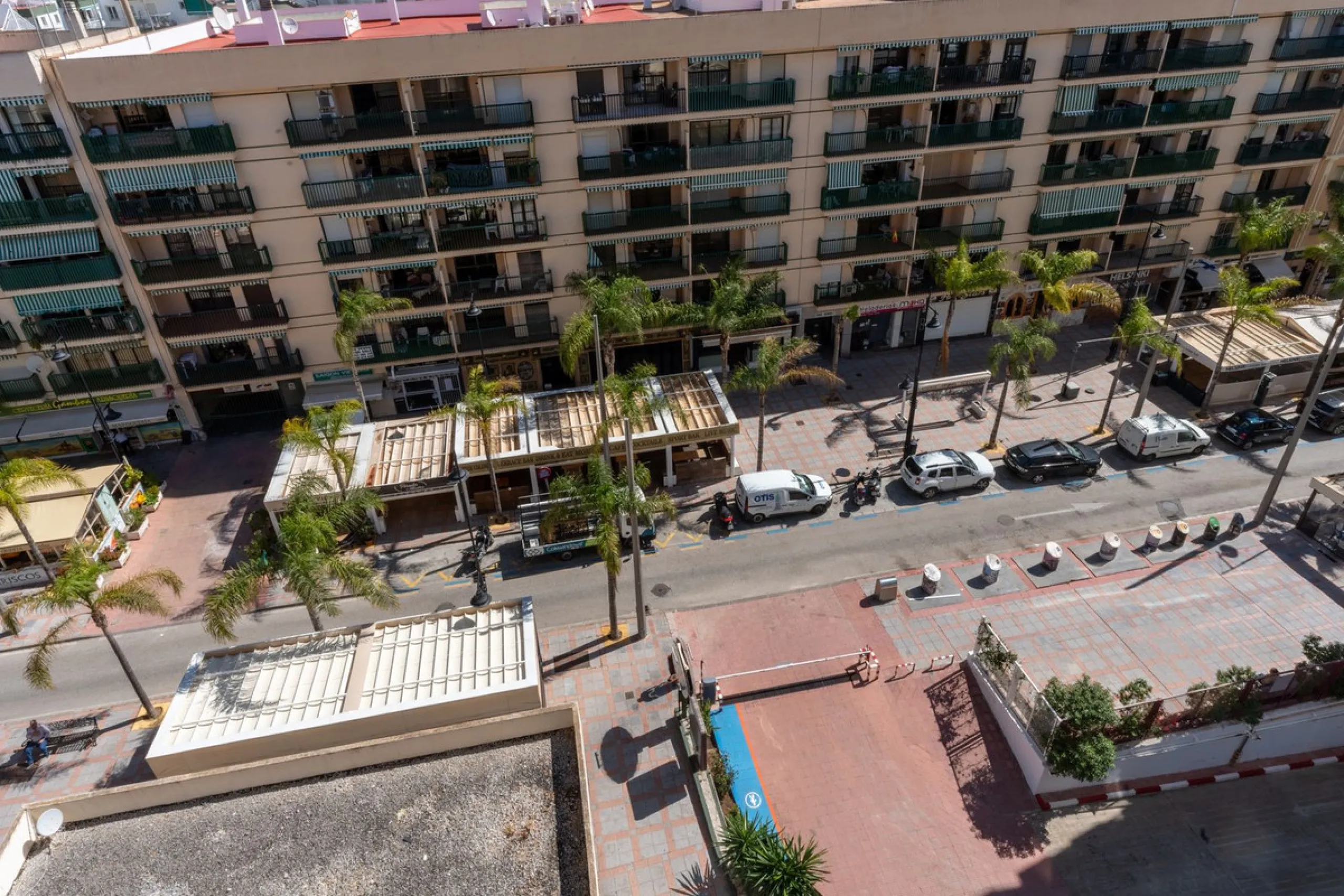 Apartment - Top Floor Apartment в продаже в Fuengirola, Málaga. В доме 2 спален и 1 ванных комнат. Площадь дома 93 м²