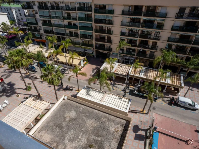 Apartment - Top Floor Apartment в продаже в Fuengirola, Málaga. В доме 2 спален и 1 ванных комнат. Площадь дома 93 м²
