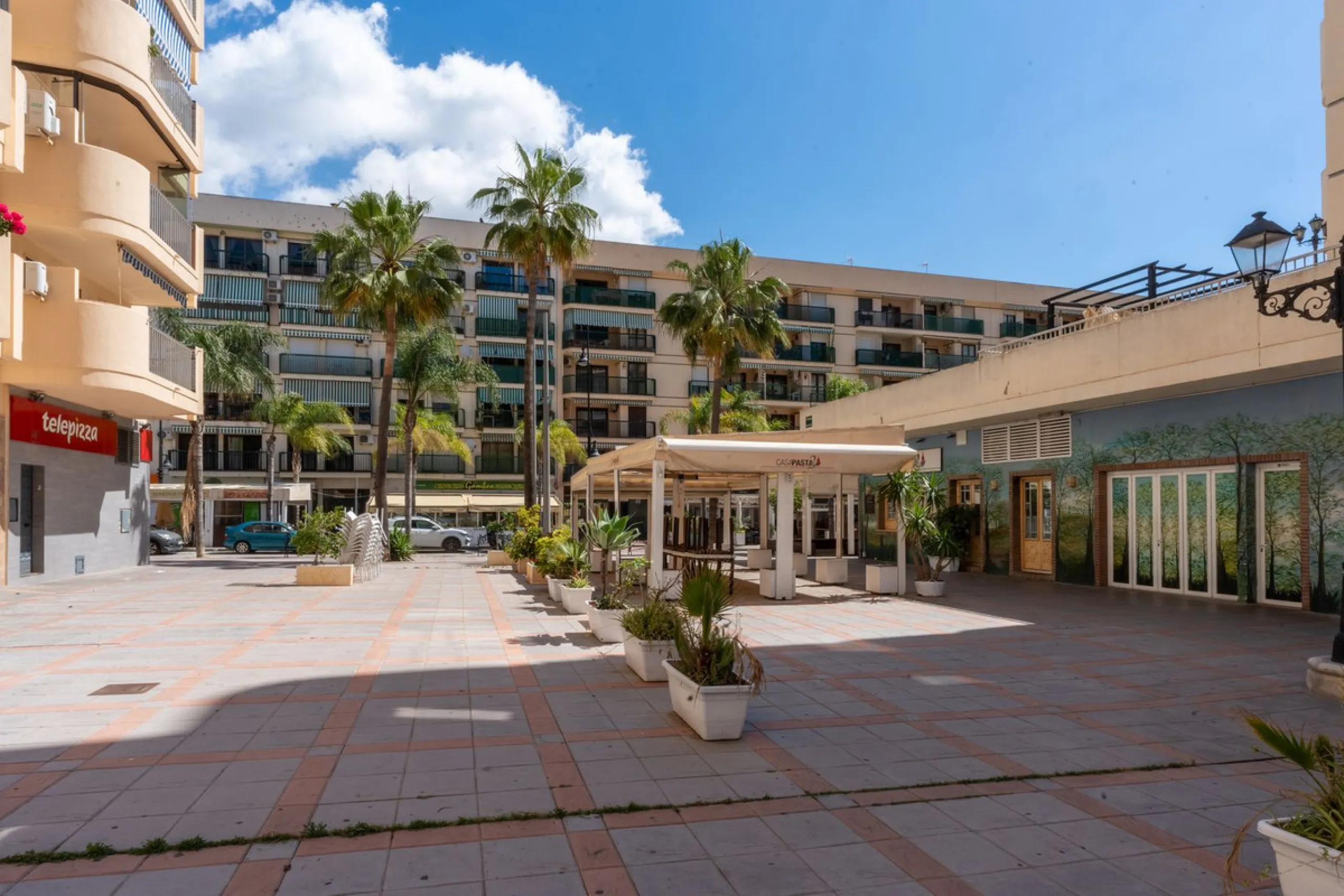 Apartment - Top Floor Apartment в продаже в Fuengirola, Málaga. В доме 2 спален и 1 ванных комнат. Площадь дома 93 м²