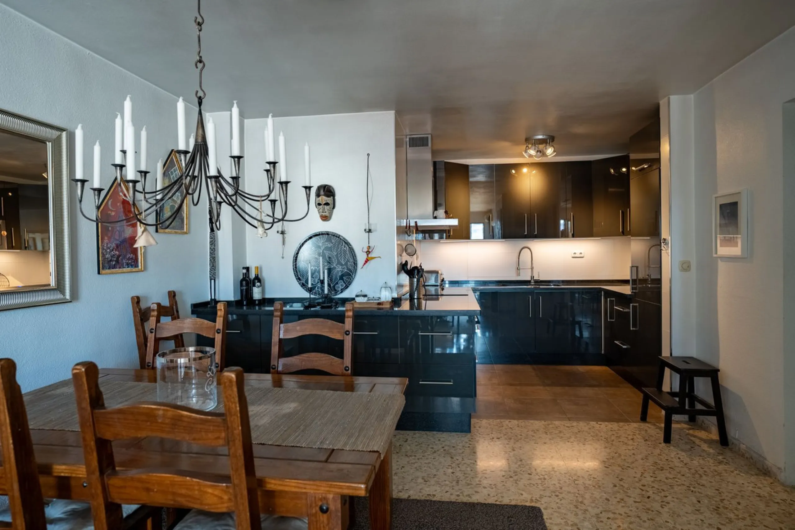 Apartment - Top Floor Apartment в продаже в Fuengirola, Málaga. В доме 2 спален и 1 ванных комнат. Площадь дома 93 м²