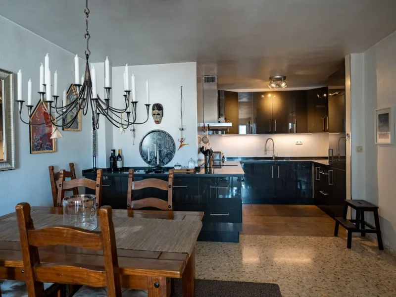Apartment - Top Floor Apartment в продаже в Fuengirola, Málaga. В доме 2 спален и 1 ванных комнат. Площадь дома 93 м²