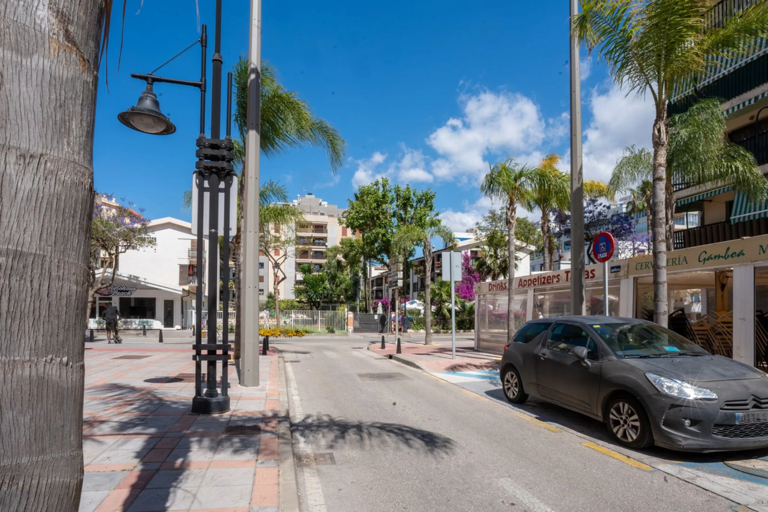 Apartment - Top Floor Apartment в продаже в Fuengirola, Málaga. В доме 2 спален и 1 ванных комнат. Площадь дома 93 м²