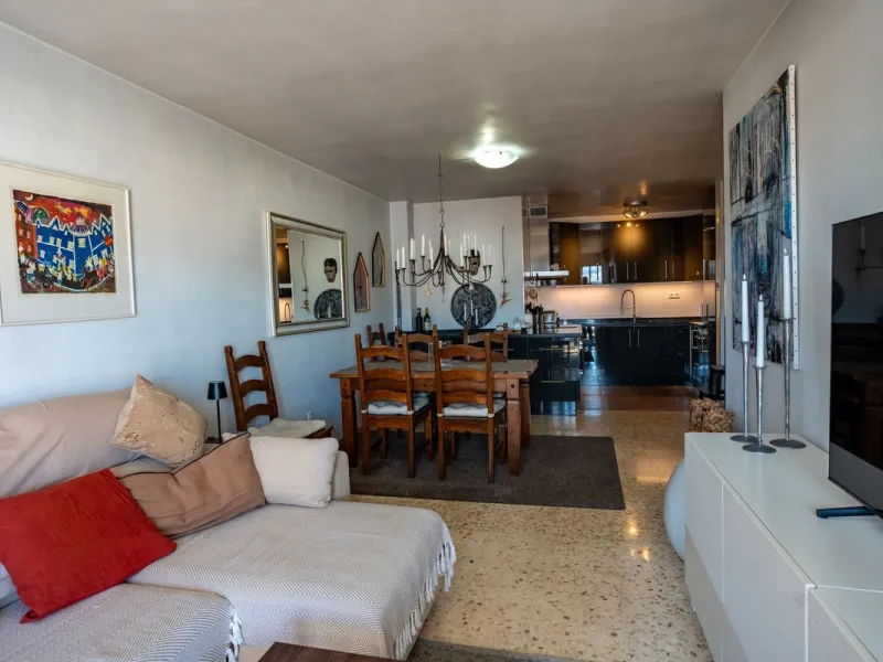 Apartment - Top Floor Apartment в продаже в Fuengirola, Málaga. В доме 2 спален и 1 ванных комнат. Площадь дома 93 м²