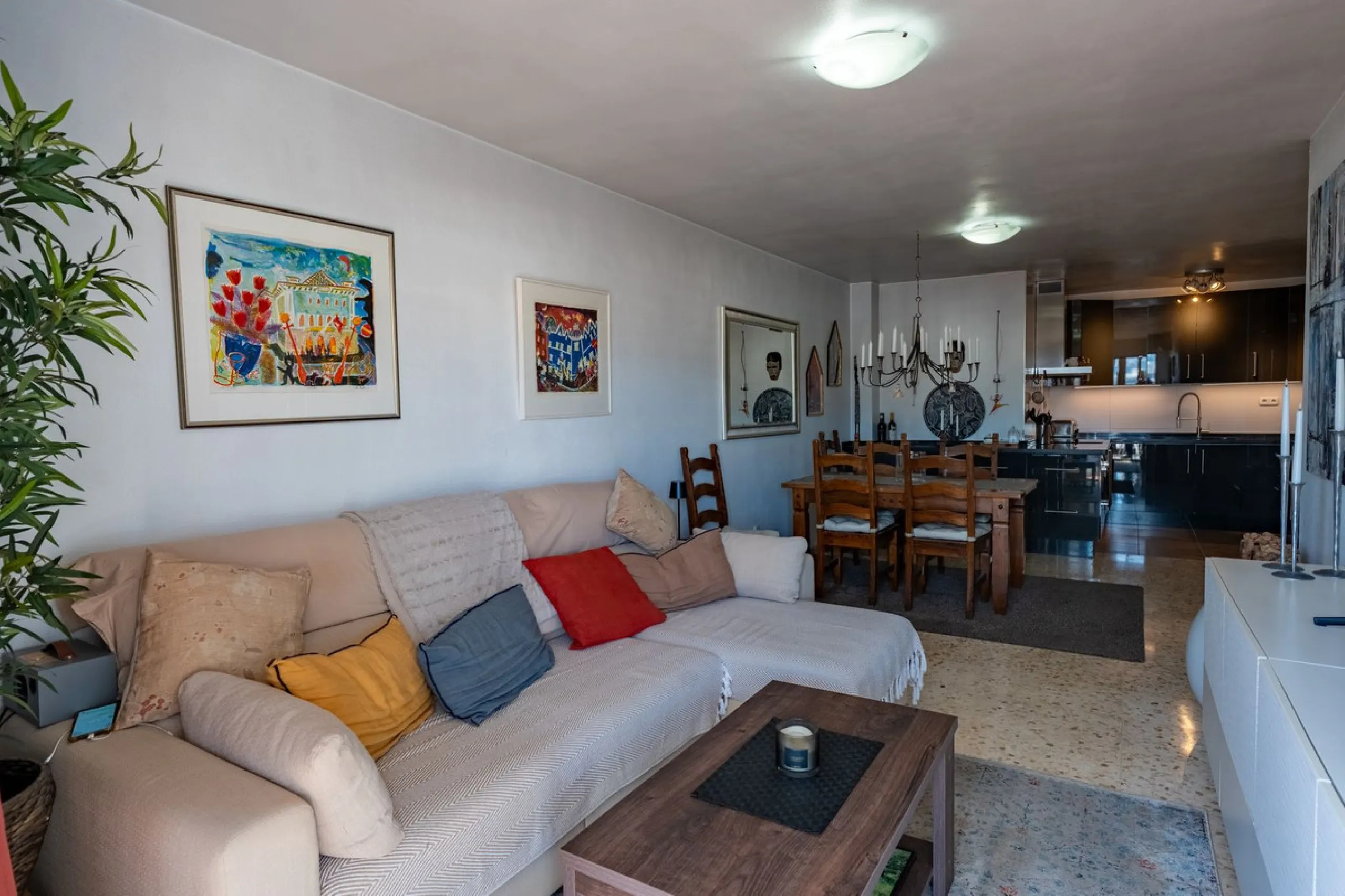 Apartment - Top Floor Apartment в продаже в Fuengirola, Málaga. В доме 2 спален и 1 ванных комнат. Площадь дома 93 м²