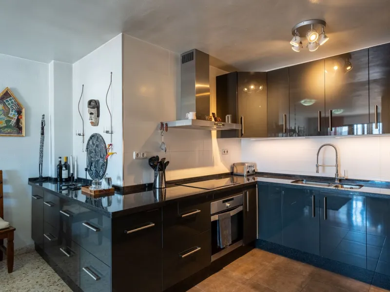 Apartment - Top Floor Apartment в продаже в Fuengirola, Málaga. В доме 2 спален и 1 ванных комнат. Площадь дома 93 м²