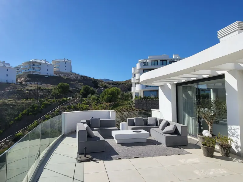 Apartment - Penthouse в продаже в Fuengirola, Málaga. В доме 3 спален и 3 ванных комнат. Площадь дома 155 м²