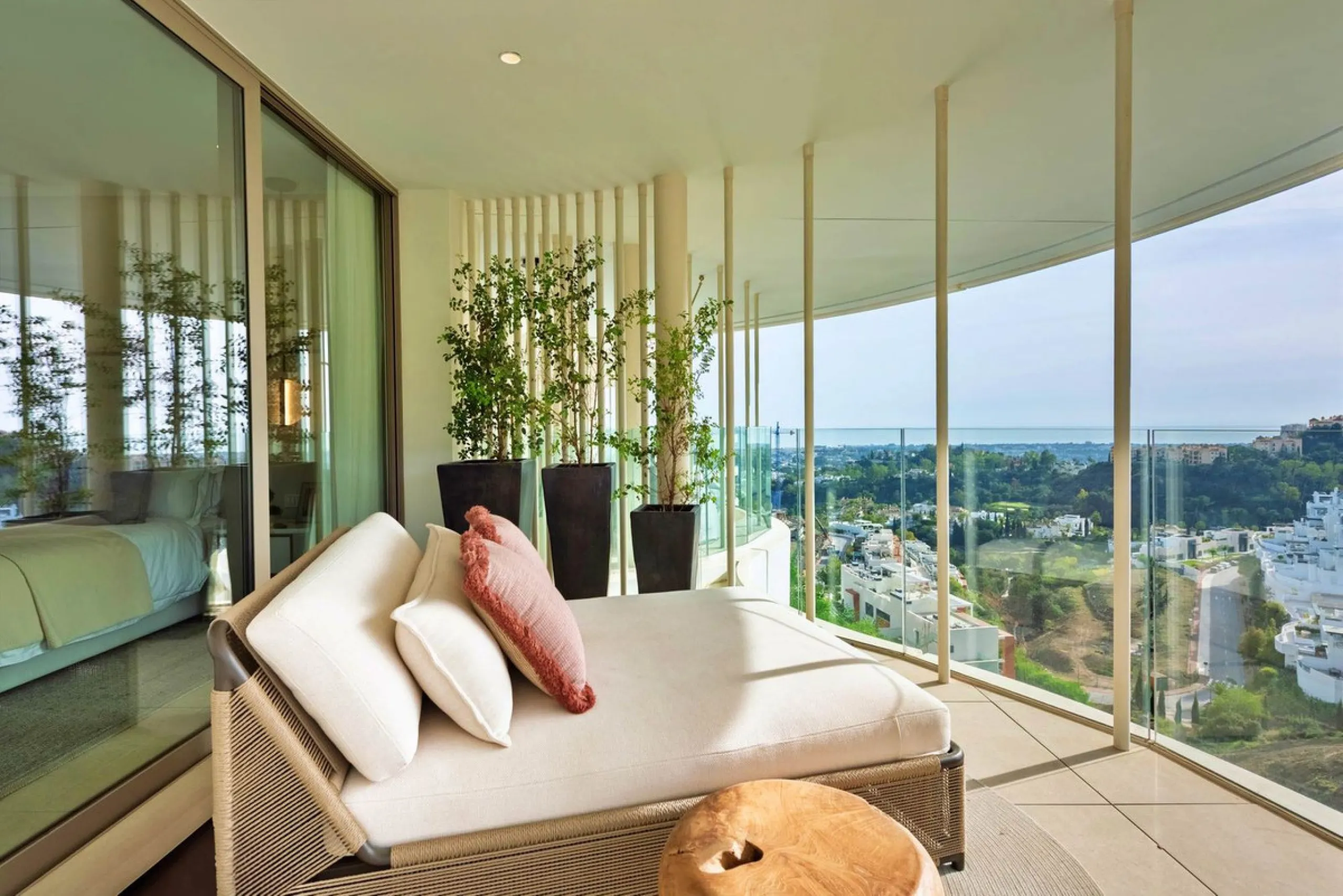 Luxury Ground Floor Apartment – The View Marbella