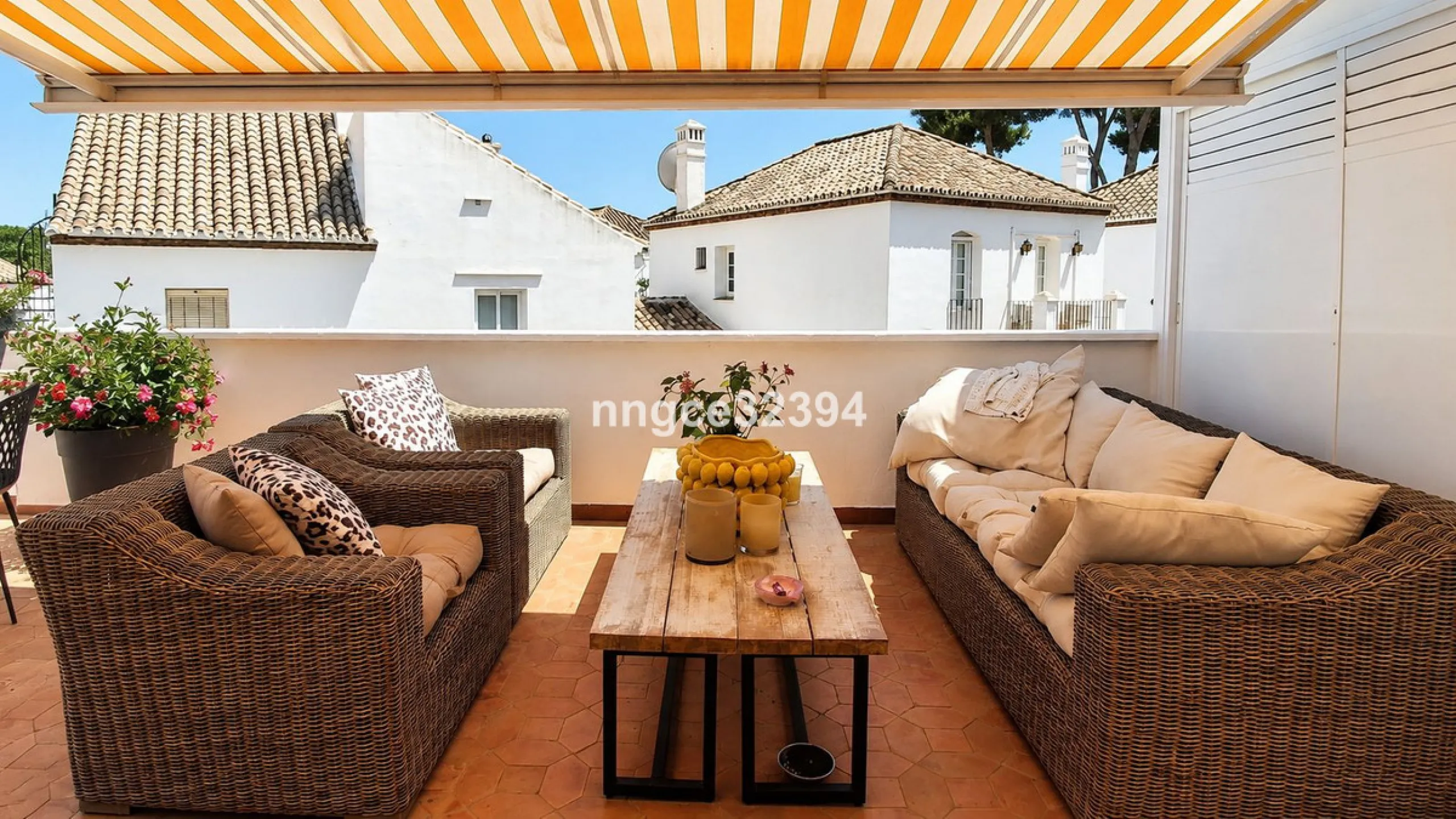 Glamorous Artistic Reformed Beachside Penthouse – New Golden Mile, Benamara/Atalaya
