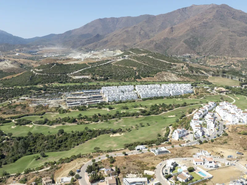 Plot - Land в продаже в Estepona, Málaga. Площадь участка 880 м²