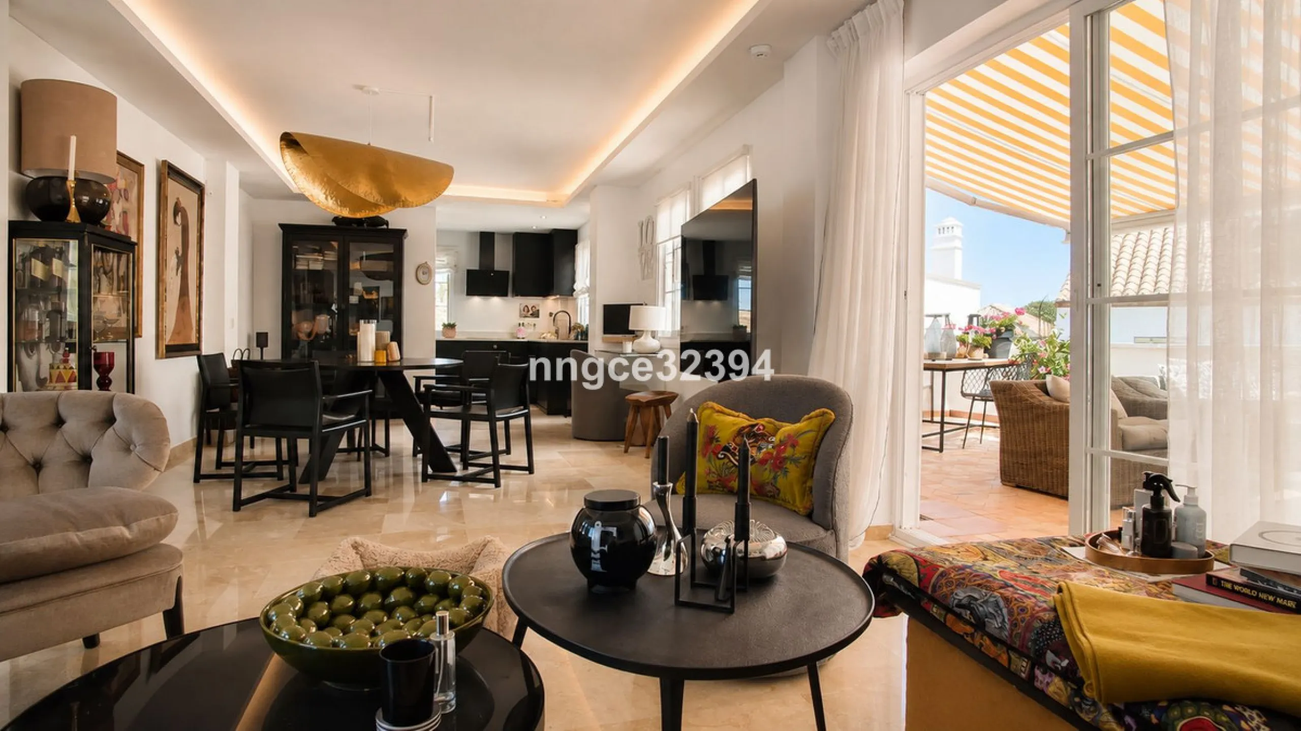 Glamorous Artistic Reformed Beachside Penthouse – New Golden Mile, Benamara/Atalaya