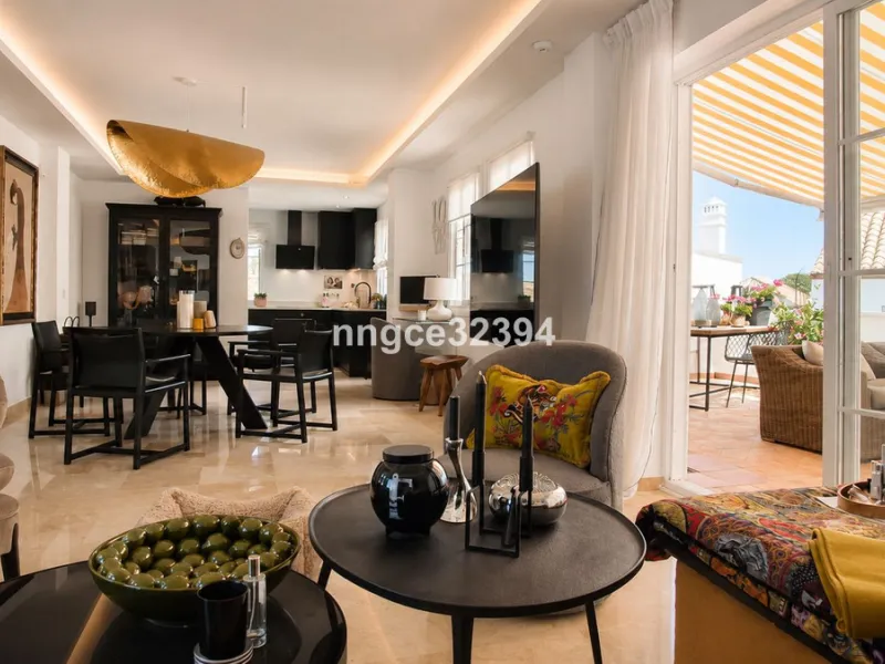 Glamorous Artistic Reformed Beachside Penthouse – New Golden Mile, Benamara/Atalaya