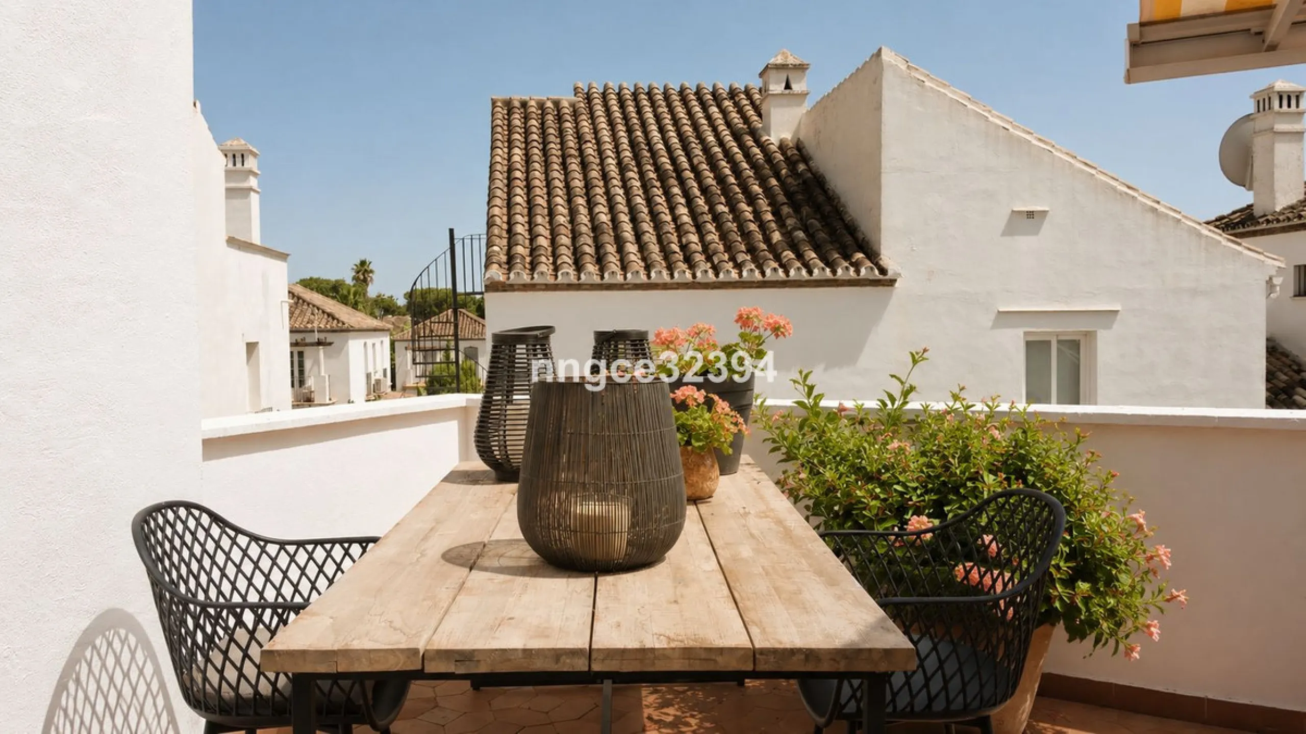 Glamorous Artistic Reformed Beachside Penthouse – New Golden Mile, Benamara/Atalaya
