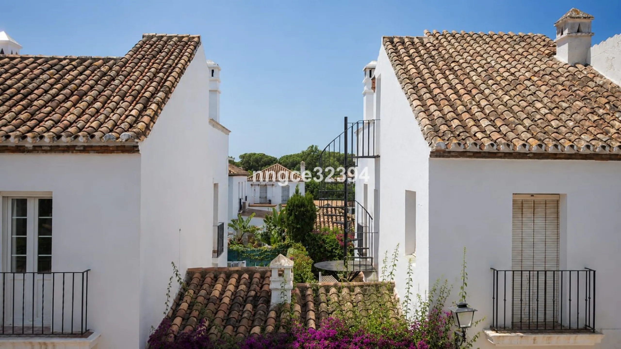 Glamorous Artistic Reformed Beachside Penthouse – New Golden Mile, Benamara/Atalaya