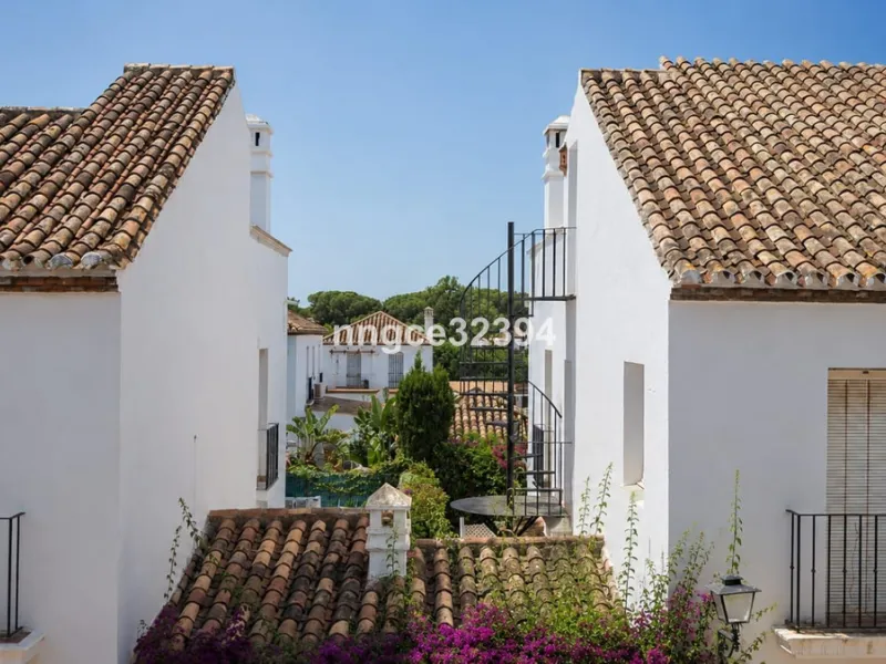 Glamorous Artistic Reformed Beachside Penthouse – New Golden Mile, Benamara/Atalaya