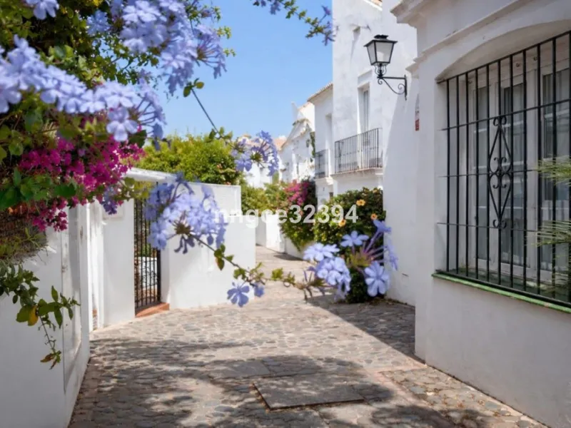Glamorous Artistic Reformed Beachside Penthouse – New Golden Mile, Benamara/Atalaya
