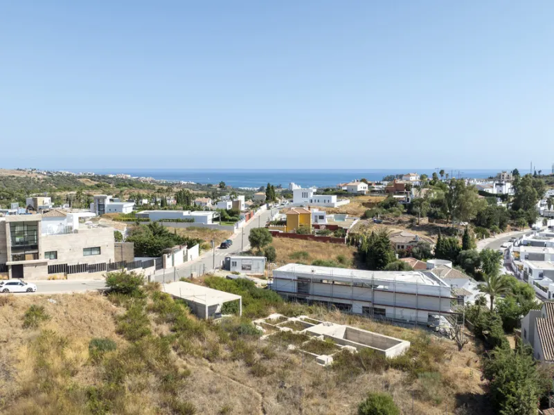 Plot - Land в продаже в Estepona, Málaga. Площадь участка 880 м²