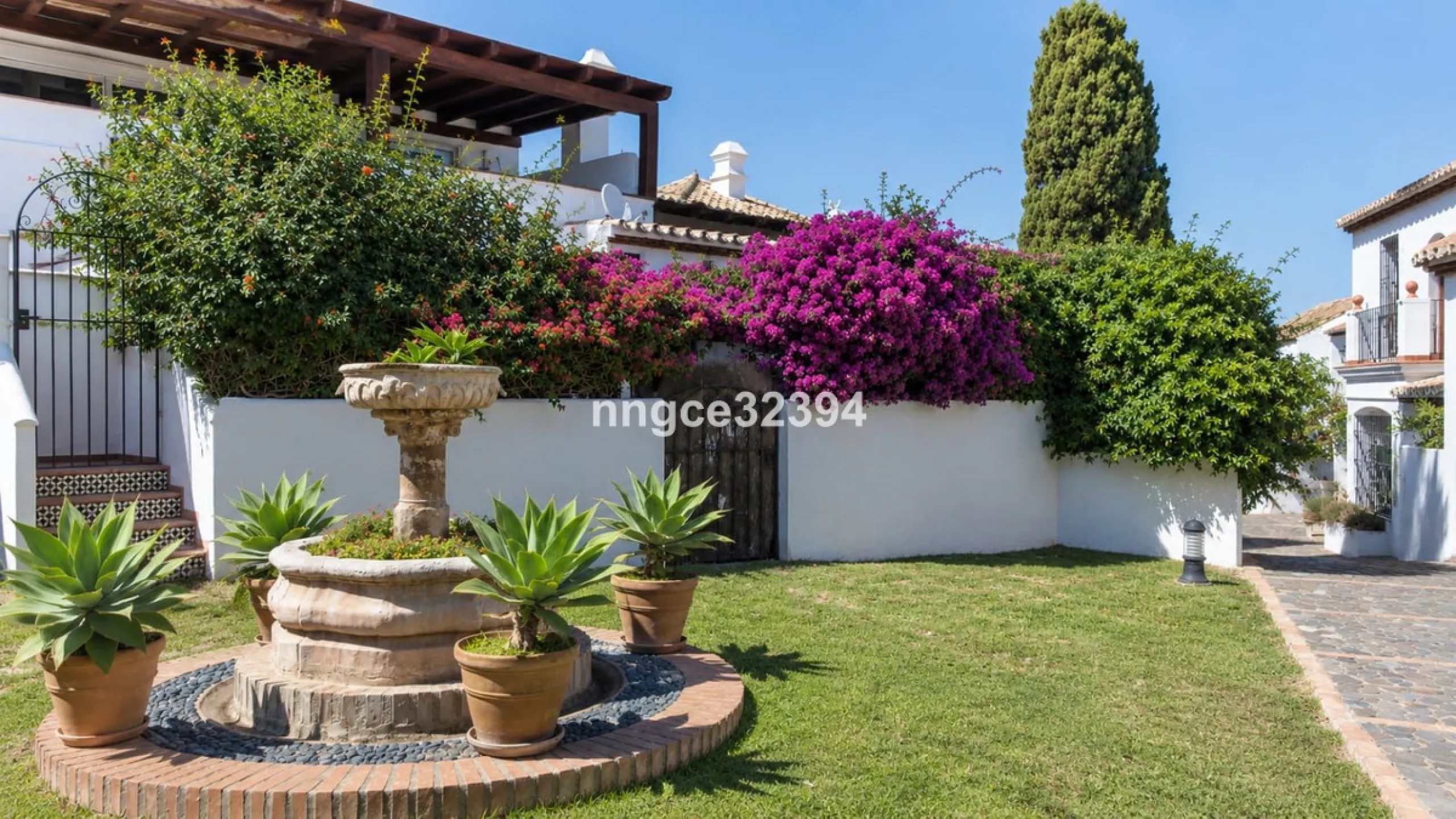 Glamorous Artistic Reformed Beachside Penthouse – New Golden Mile, Benamara/Atalaya