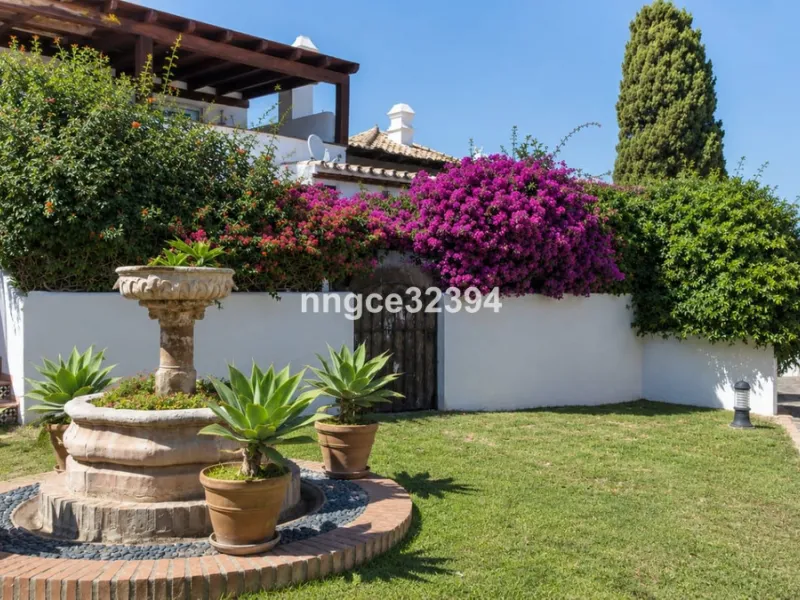 Glamorous Artistic Reformed Beachside Penthouse – New Golden Mile, Benamara/Atalaya