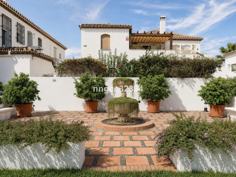 Glamorous Artistic Reformed Beachside Penthouse – New Golden Mile, Benamara/Atalaya