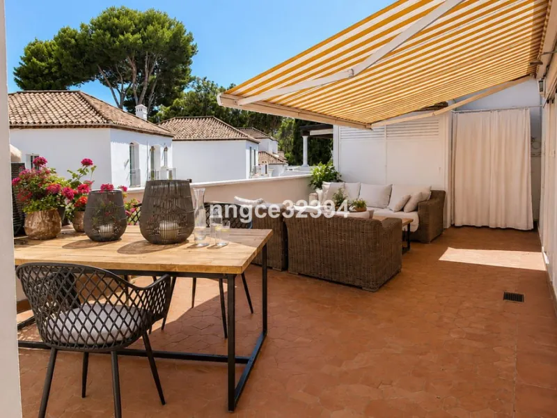 Glamorous Artistic Reformed Beachside Penthouse – New Golden Mile, Benamara/Atalaya