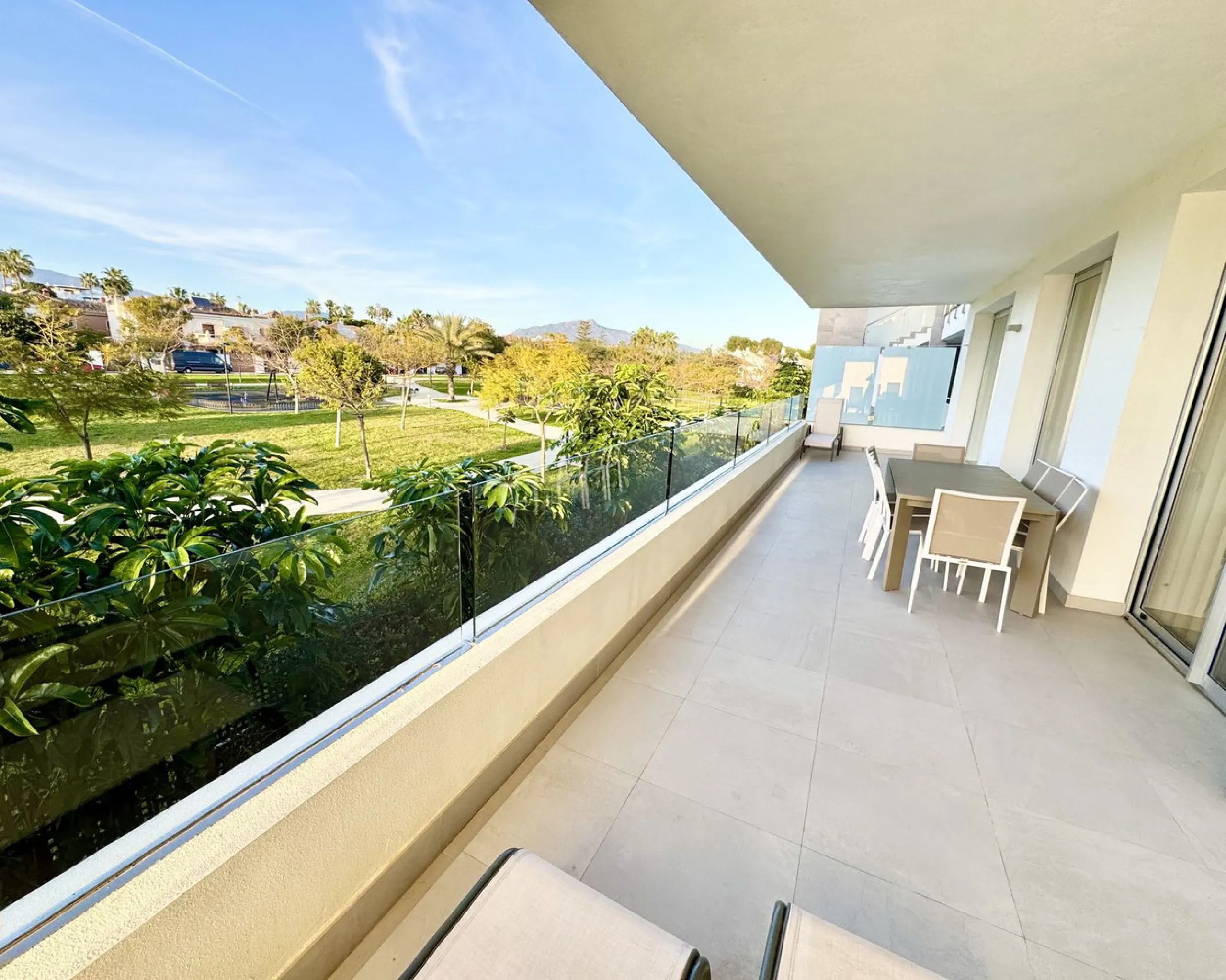 Price drop for a quick sale, great opportunity!! Immaculate unit in a superb location, walking distance to the wonderful beaches of Costalita (15 mn) and to a commercial area (5mn) with everything you need: supermarkets, restaurants, cafés, pharmacy, bank