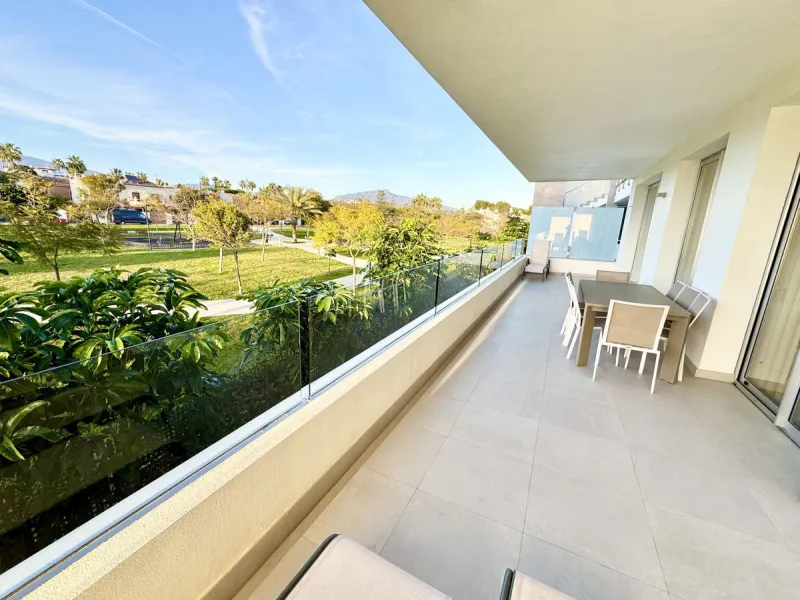 Price drop for a quick sale, great opportunity!! Immaculate unit in a superb location, walking distance to the wonderful beaches of Costalita (15 mn) and to a commercial area (5mn) with everything you need: supermarkets, restaurants, cafés, pharmacy, bank
