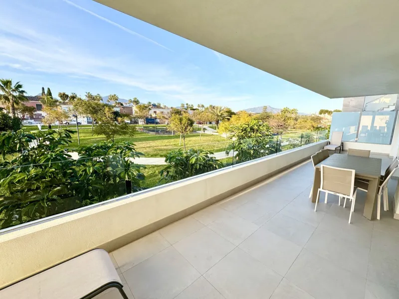 Price drop for a quick sale, great opportunity!! Immaculate unit in a superb location, walking distance to the wonderful beaches of Costalita (15 mn) and to a commercial area (5mn) with everything you need: supermarkets, restaurants, cafés, pharmacy, bank