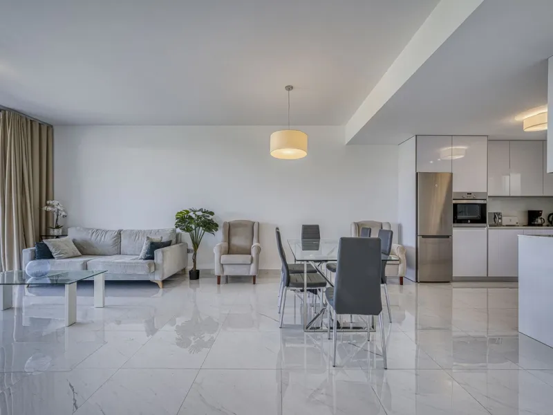 Price drop for a quick sale, great opportunity!! Immaculate unit in a superb location, walking distance to the wonderful beaches of Costalita (15 mn) and to a commercial area (5mn) with everything you need: supermarkets, restaurants, cafés, pharmacy, bank