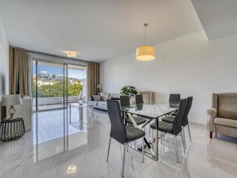 Price drop for a quick sale, great opportunity!! Immaculate unit in a superb location, walking distance to the wonderful beaches of Costalita (15 mn) and to a commercial area (5mn) with everything you need: supermarkets, restaurants, cafés, pharmacy, bank