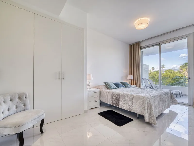 Price drop for a quick sale, great opportunity!! Immaculate unit in a superb location, walking distance to the wonderful beaches of Costalita (15 mn) and to a commercial area (5mn) with everything you need: supermarkets, restaurants, cafés, pharmacy, bank