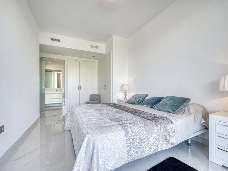 Price drop for a quick sale, great opportunity!! Immaculate unit in a superb location, walking distance to the wonderful beaches of Costalita (15 mn) and to a commercial area (5mn) with everything you need: supermarkets, restaurants, cafés, pharmacy, bank